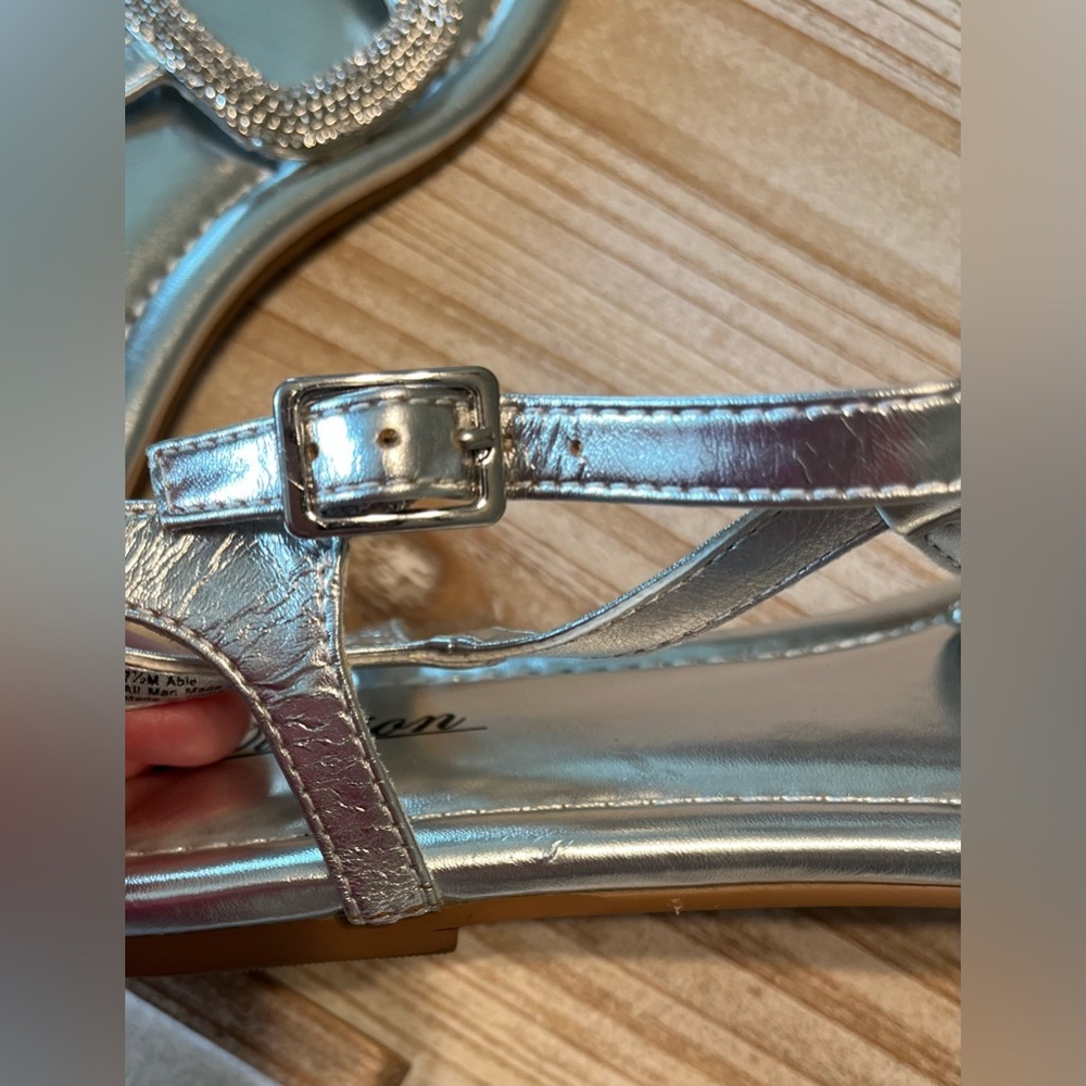 DUNION Silver Bling Thong Sandals 
Women’s Size 7.5 M Buckle at Ankles - Picture 7 of 9